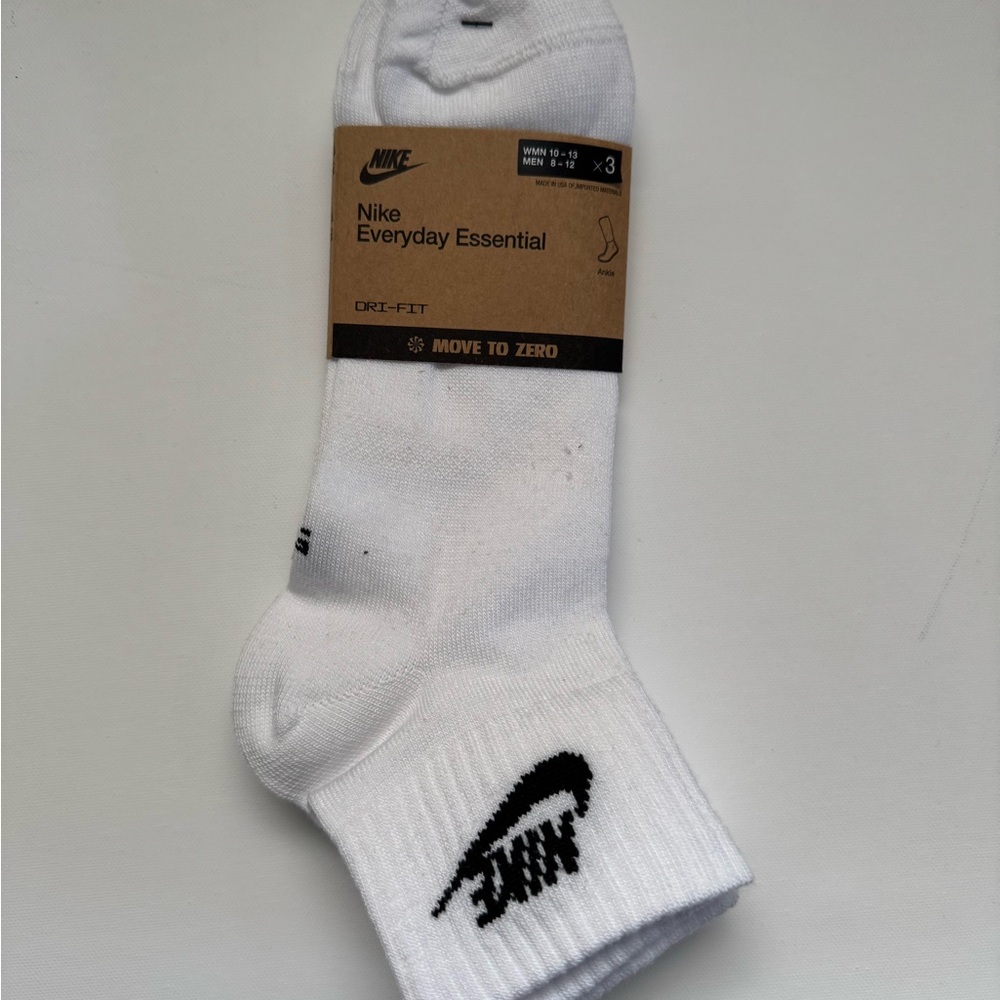 Nike Everyday Essential White Socks